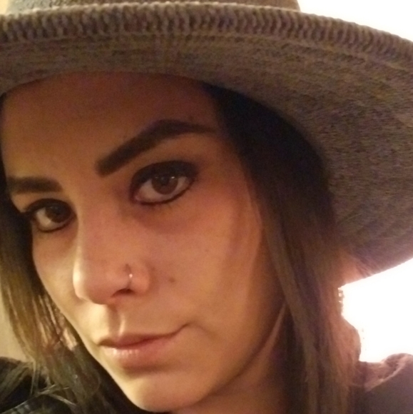 Meet your Posher, Harlow - Picture 1 of 3